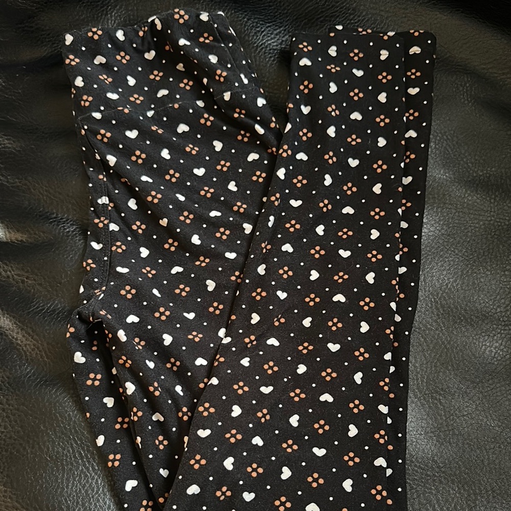 Black LuLaRoe tween Leggings with Heart and Dot Pattern